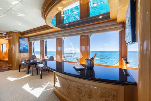 Main Salon Bar