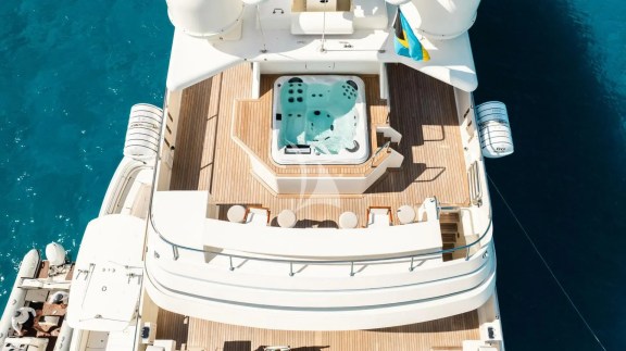 Deck Jacuzzi