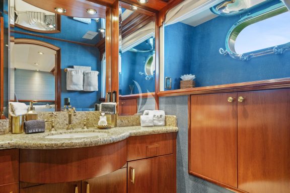 STATEROOM HEAD