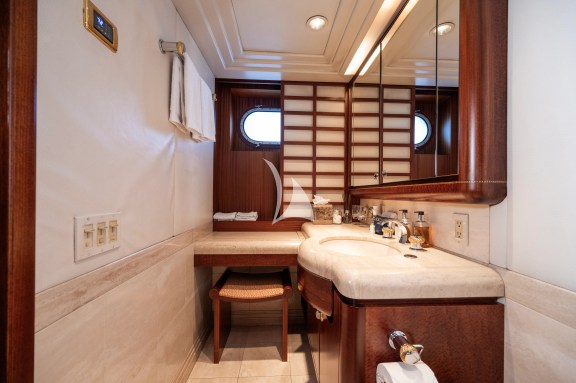 Queen Ensuite