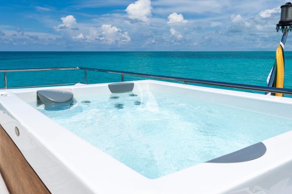 Flybridge - Jacuzzi
