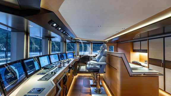 Image of TOP FIVE II yacht #61