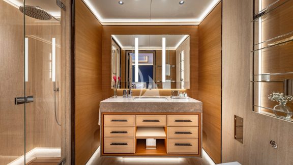 Image of TOP FIVE II yacht #33