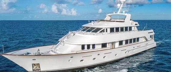Image of CHANSON yacht #27