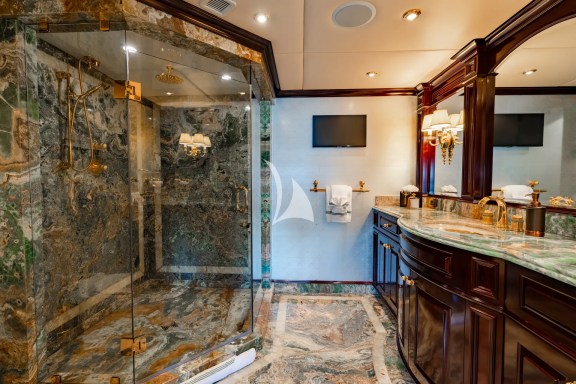 Master Ensuite