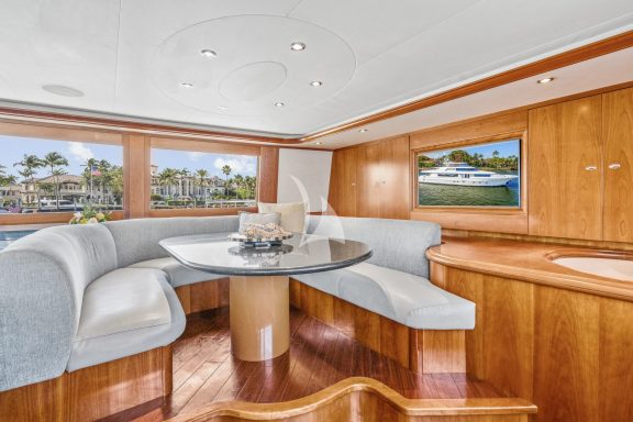 GALLEY SEATING