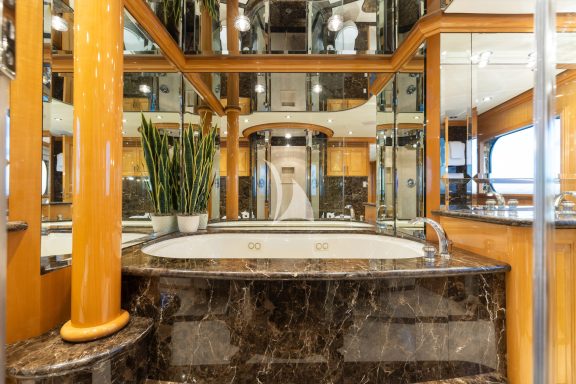 Master Jacuzzi Tub