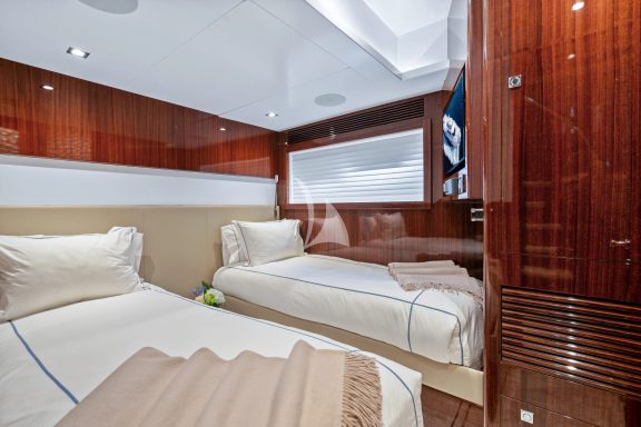 Image of PILOT LOUNGE yacht #19