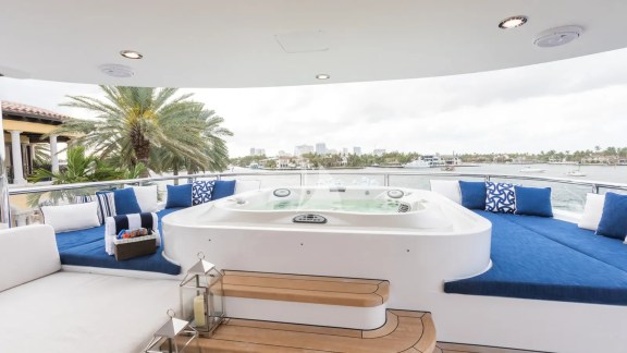 Image of TANZANITE yacht #32
