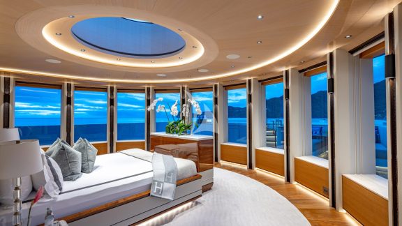 Image of TOP FIVE II yacht #11