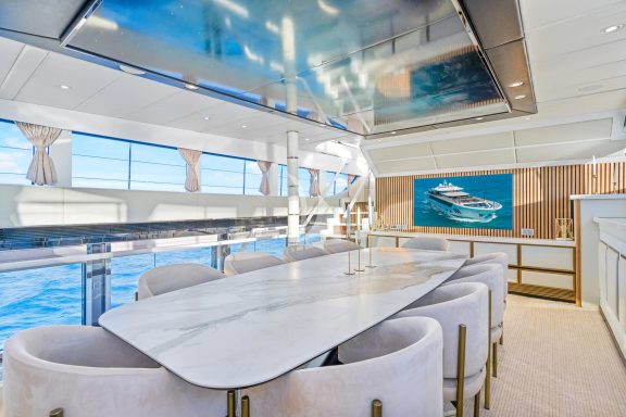 INTERIOR DINING