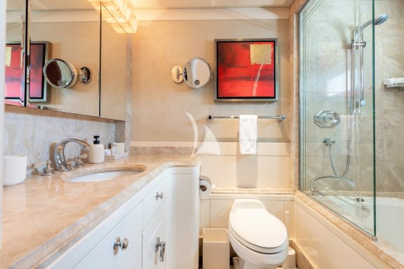 Queen Guest Ensuite