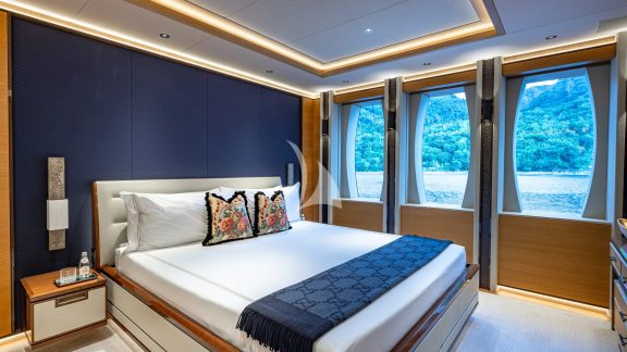 Image of TOP FIVE II yacht #32