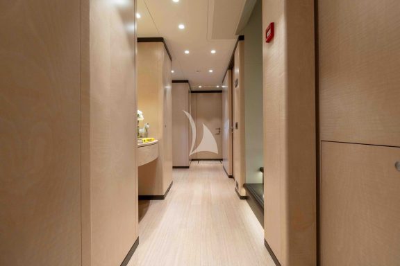 Lower Deck Guest Cabin Entryway