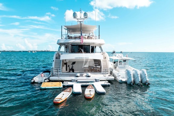 Image of HAPPY HOUR yacht #2