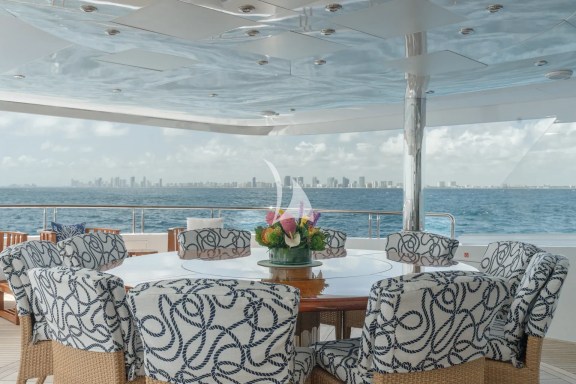 Skylounge Aft Dining