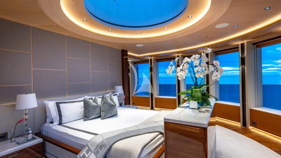 Image of TOP FIVE II yacht #12