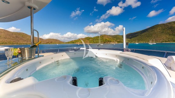 Sundeck Jacuzzi