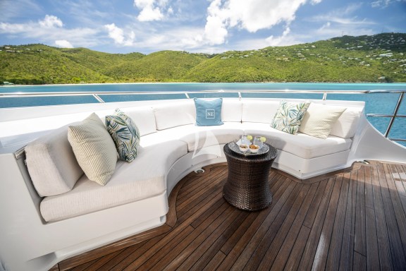 Skylounge Aft Settee