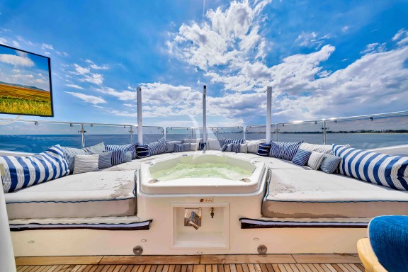 Sun Deck - jacuzzi