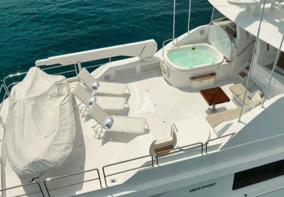 UPPERDECK JACUZZI