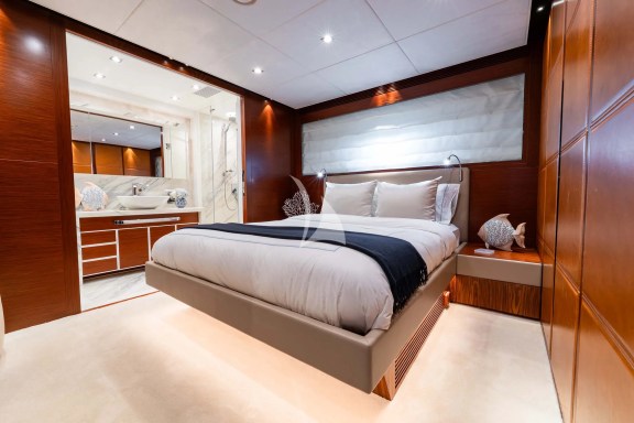 Image of HAPPY HOUR yacht #12