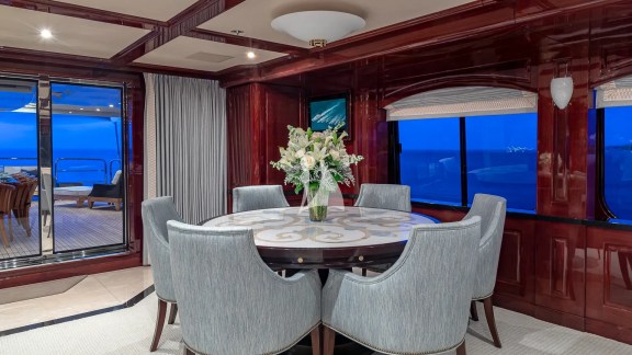 Skylounge Card Table