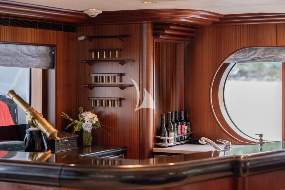 Main Salon Bar