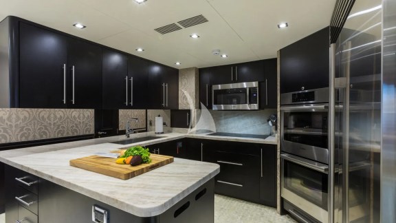 Image of TANZANITE yacht #12