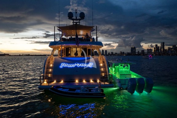 Image of HAPPY HOUR yacht #32