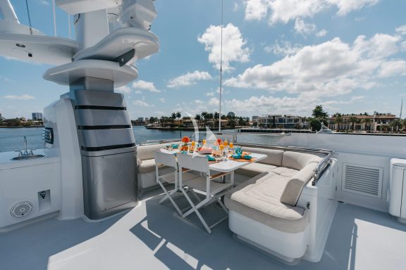 Sundeck Convertible Dining/Sunbed