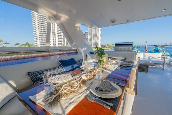Image of PILOT LOUNGE yacht #23