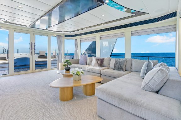SKY LOUNGE
