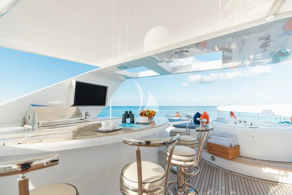 Flybridge Bar
