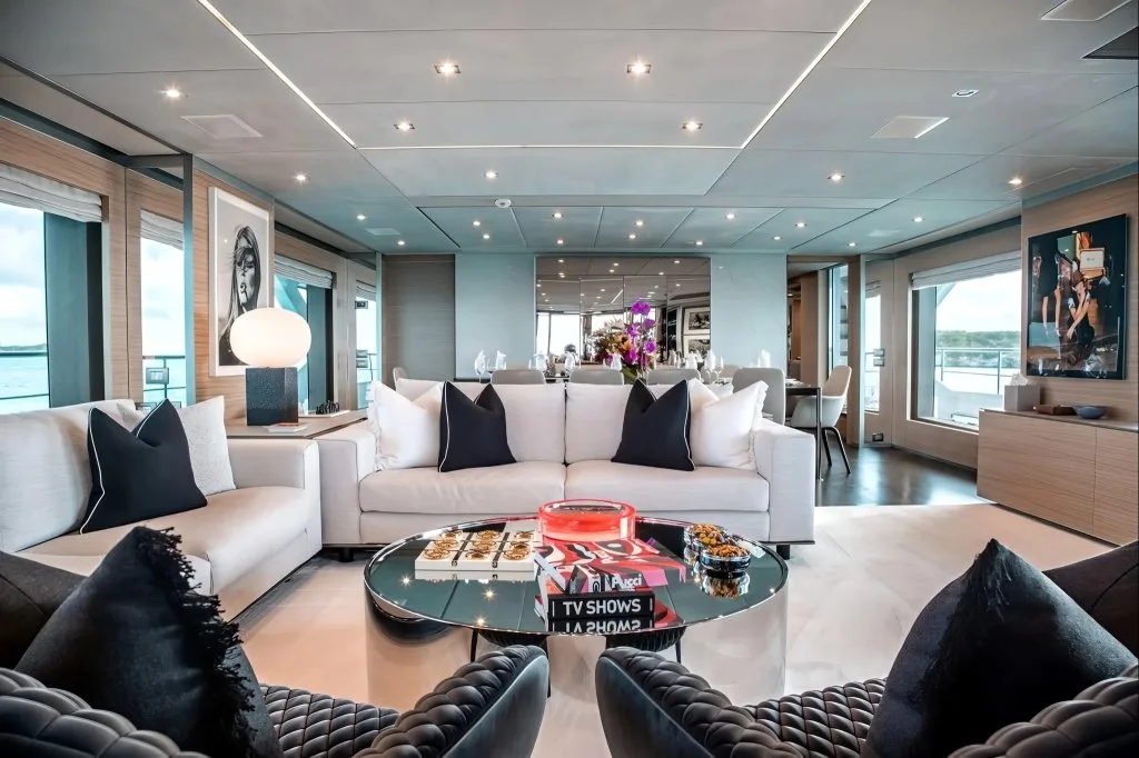 The main saloon of EMINA, a 138 foot Benetti based in the Bahamas