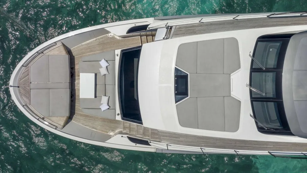 The foredeck of GATSBY seen from above