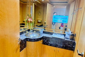 Real Yacht Image from Review