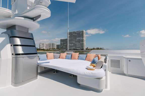 Sundeck Convertible Dining/Sunbed