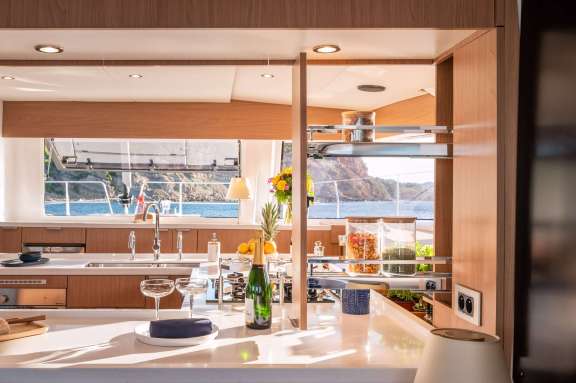 Image of LOCATION 5.8 yacht #9