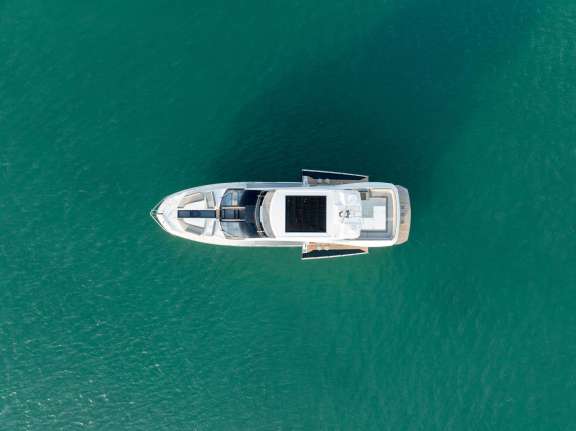 Image of Optimus Prime yacht #12