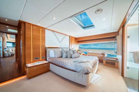 Image of Midnight Moon yacht #6