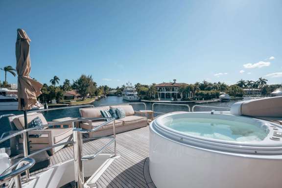 Image of Lady Kristina yacht #4