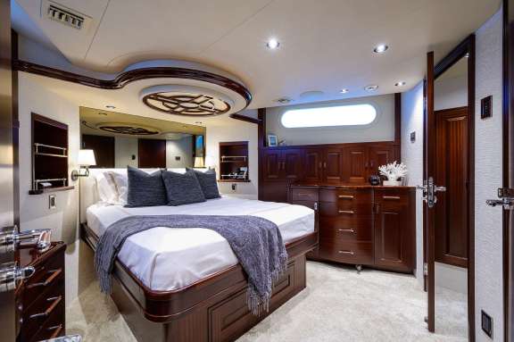 Image of DETERMINATION yacht #10