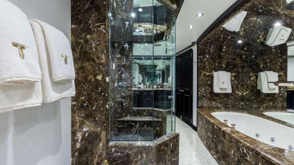 Image of TANZANITE yacht #12