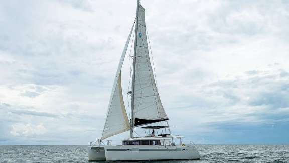 Image of SOMEWHERE yacht #12