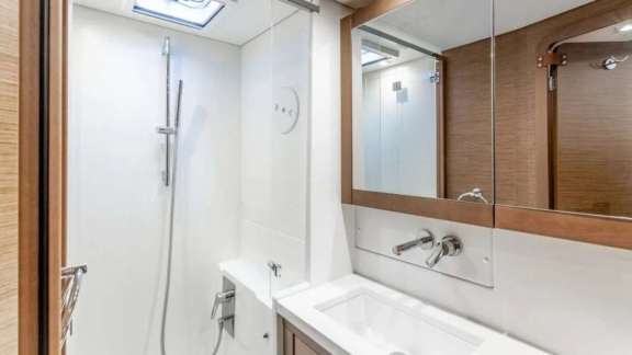 Image of SOMEWHERE yacht #7