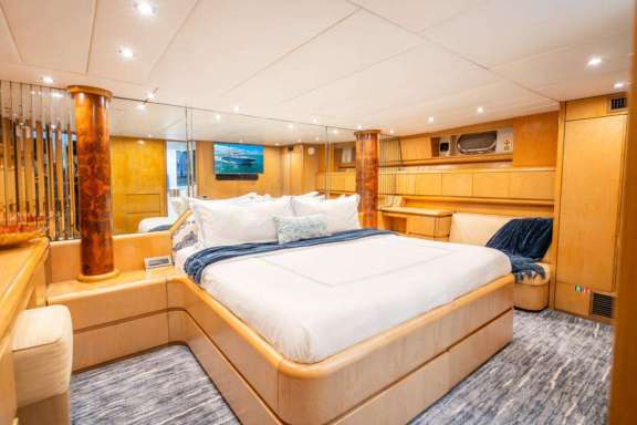 King Primary Stateroom