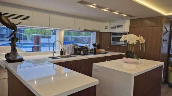 Image of SCOTT FREE yacht #16