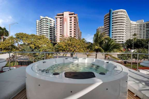 Image of Cloud 9 yacht #5