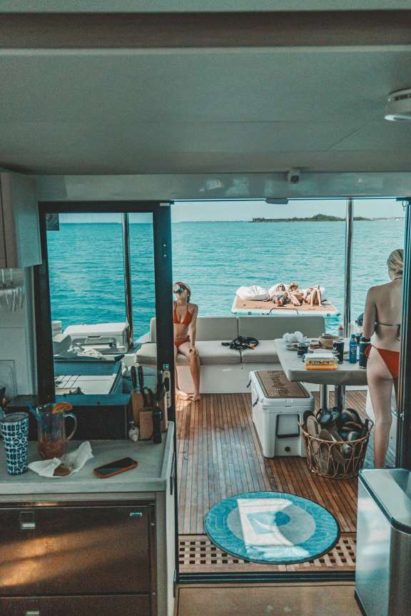 Image of PurelyBlu yacht #10